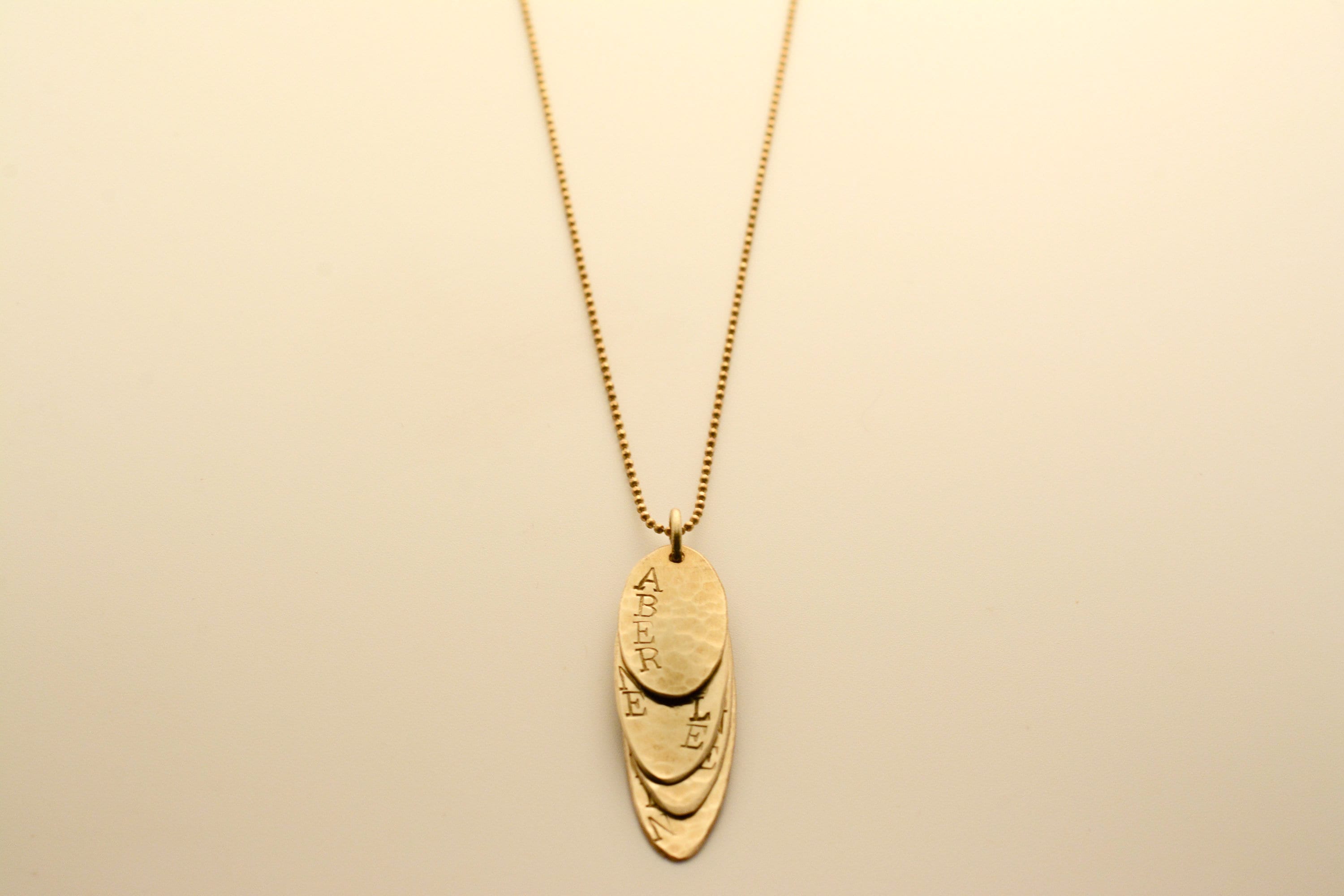 Collier avec gravure – « Mais mon âme est une danseuse »