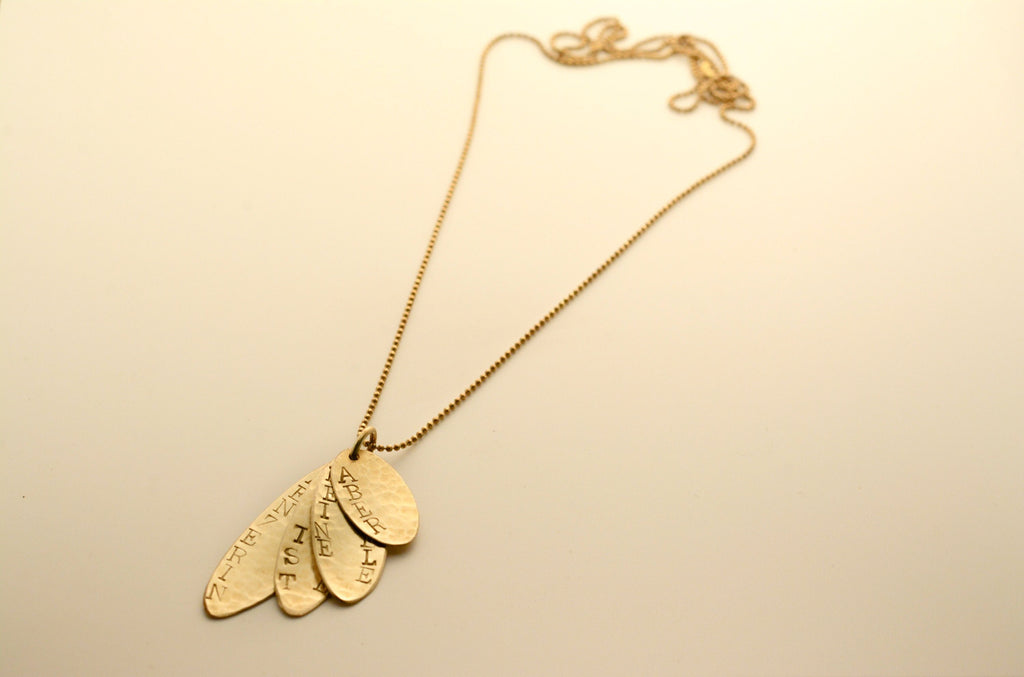 Collier avec gravure – « Mais mon âme est une danseuse »