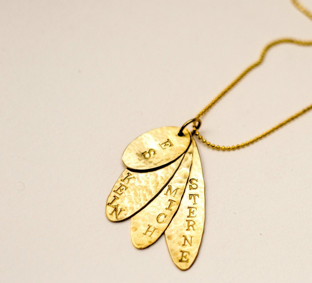 Long collier avec gravure – « Toutes les étoiles scintillent sur moi »