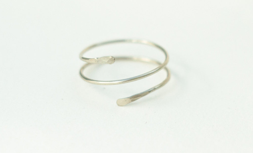 Bague spirale délicate en argent