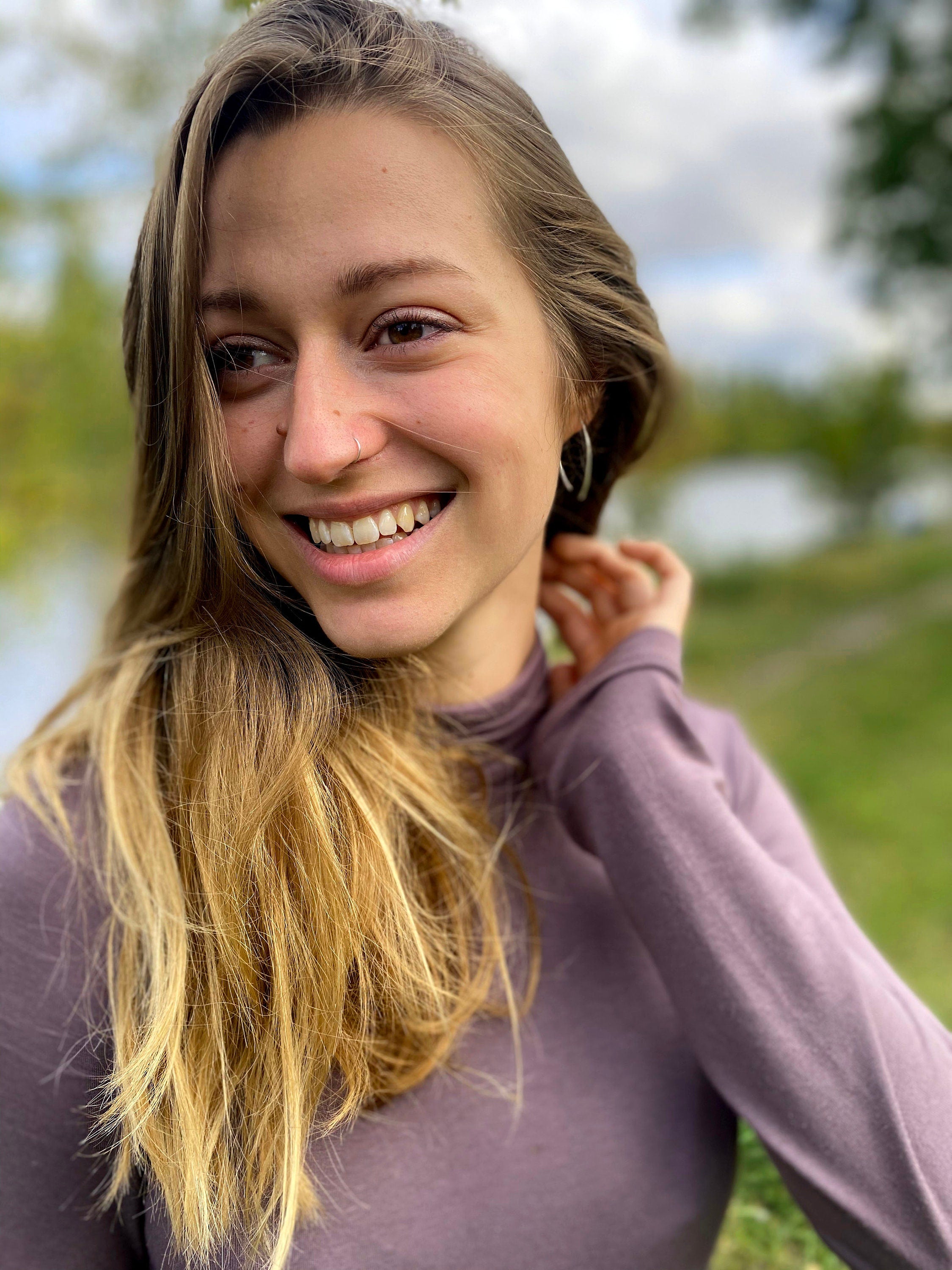 Delicate silver hoop, 925 silver minimalist earrings, fine silver earrings