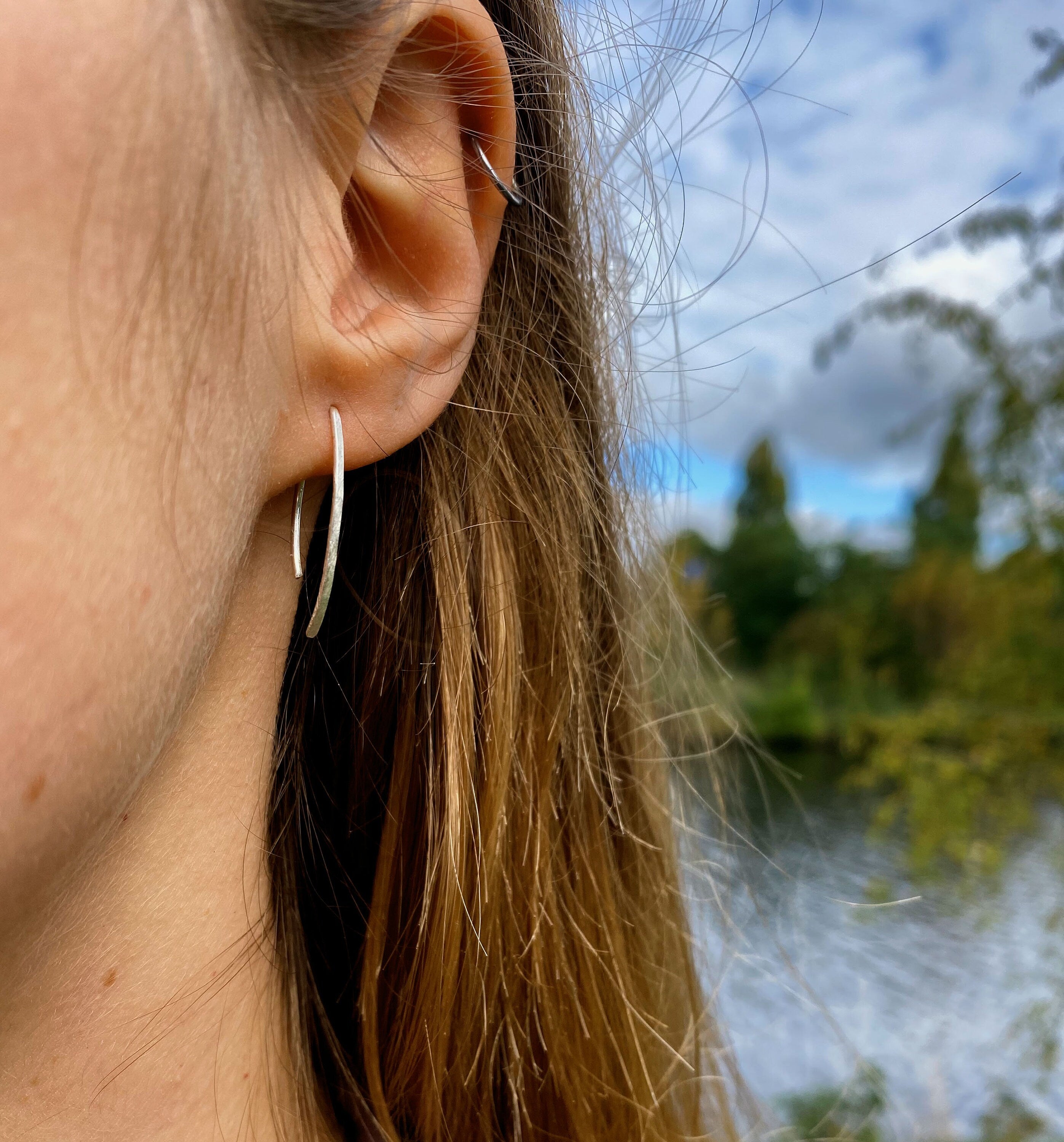 Delicate silver hoop, 925 silver minimalist earrings, fine silver earrings