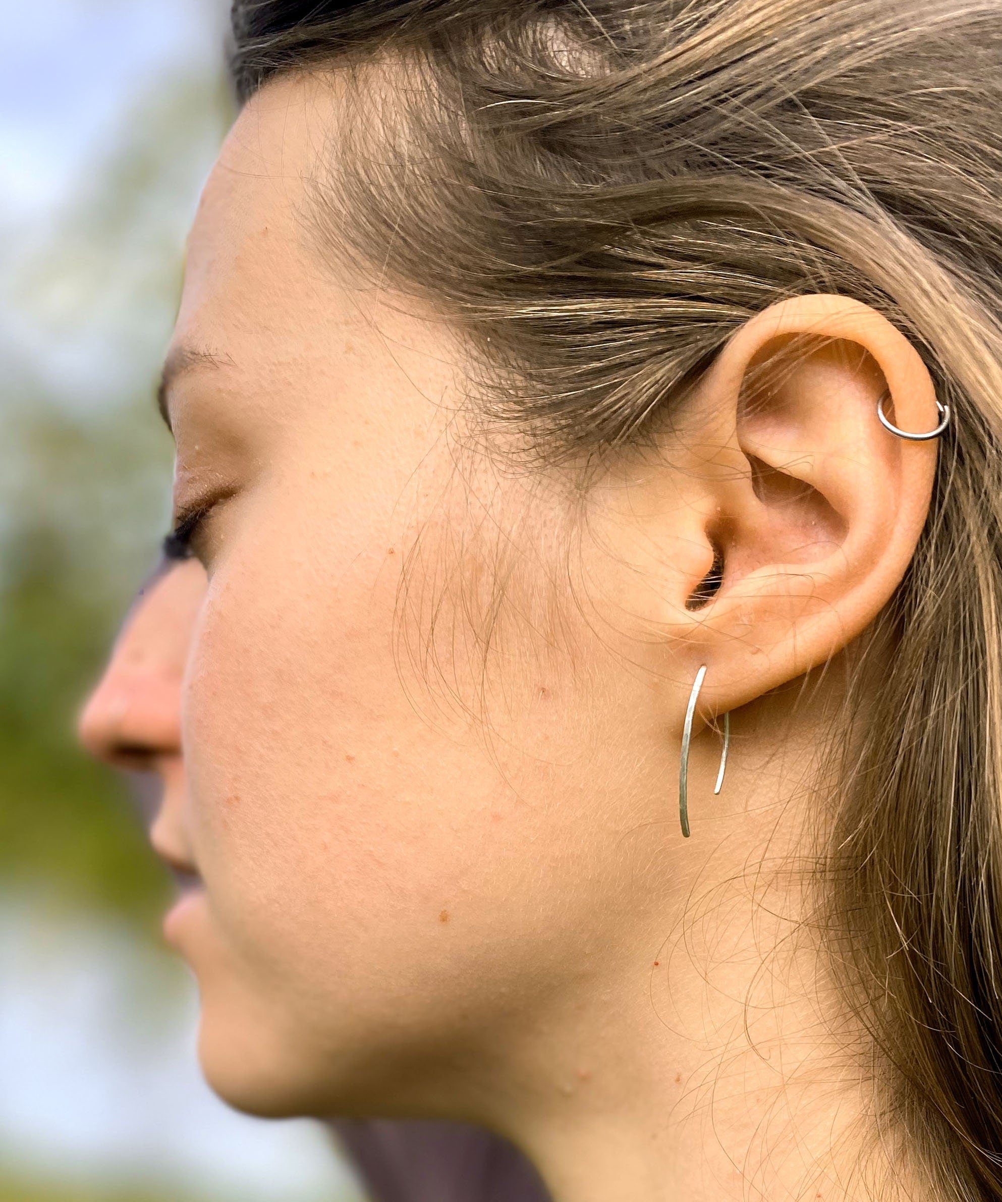 Delicate silver hoop, 925 silver minimalist earrings, fine silver earrings