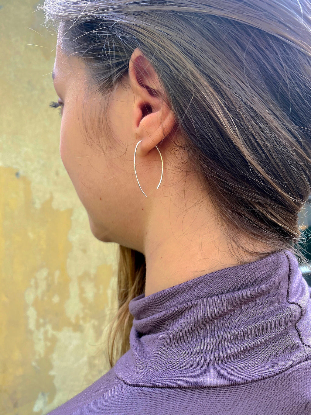 Delicate silver hoop, 925 silver minimalist earrings, fine silver earrings