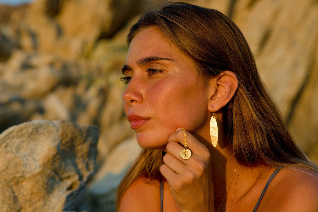 Boucles d'oreilles pendantes ovales en laiton