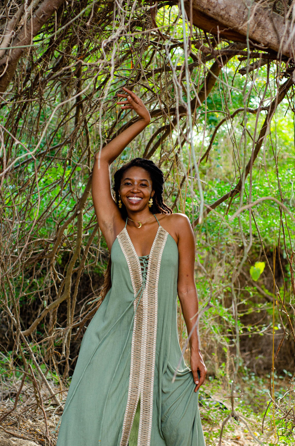 Robe longue vert sauge avec bordure en jute