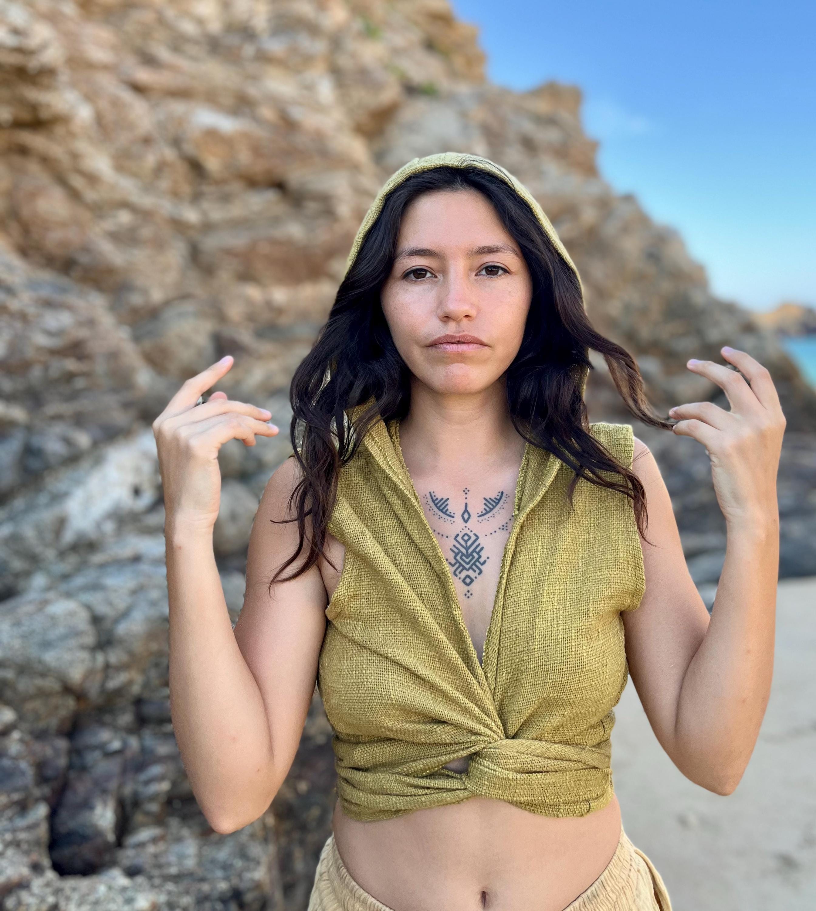 Haut cache-cœur bohème à capuche