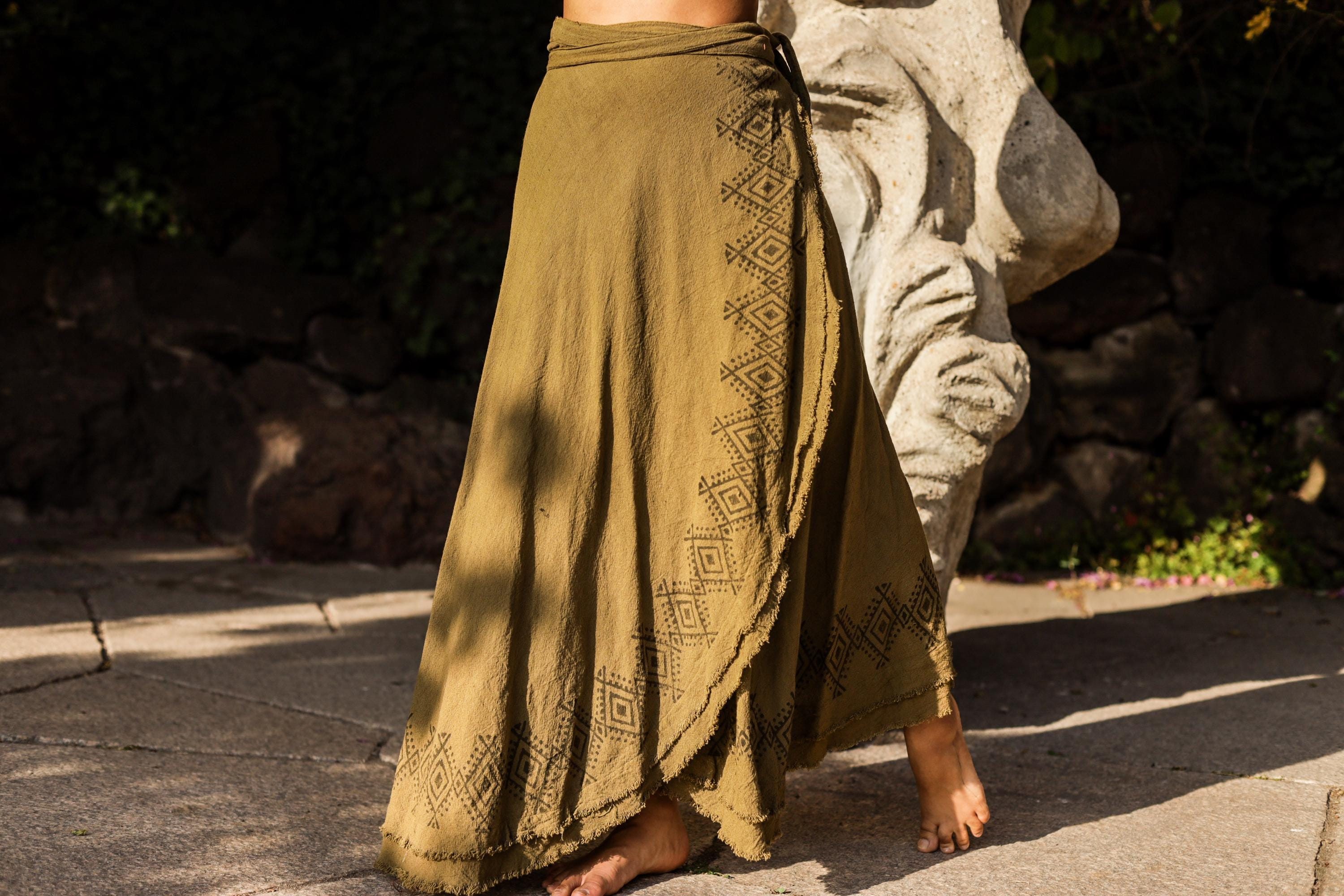 Longue jupe portefeuille, jupe portefeuille naturelle, jupe aux tons terreux, jupe portefeuille imprimée au tampon avec bords effilochés