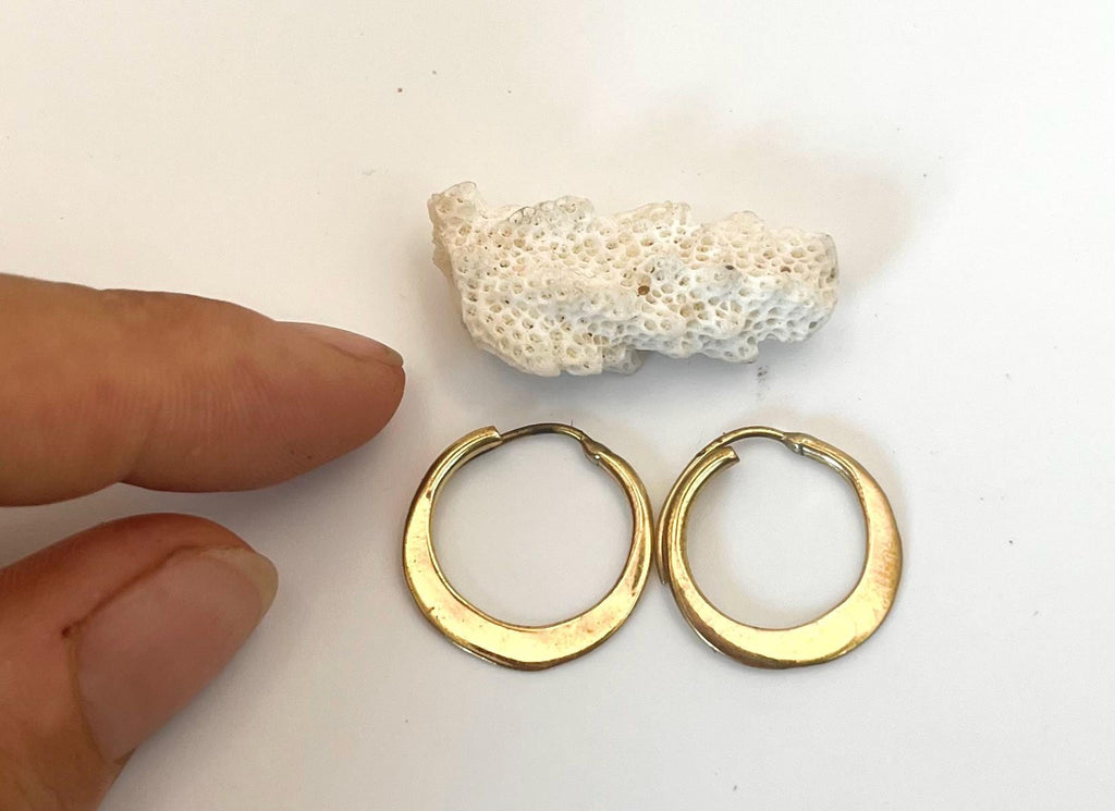 Small gold hoops